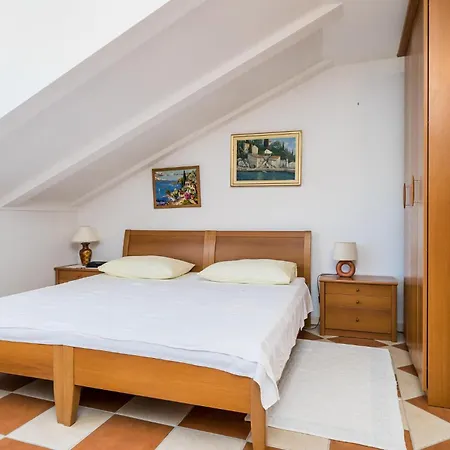 3 Bedroom Nice In Zaton Veliki זאטון