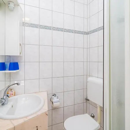 3 Bedroom Nice In Zaton Veliki זאטון