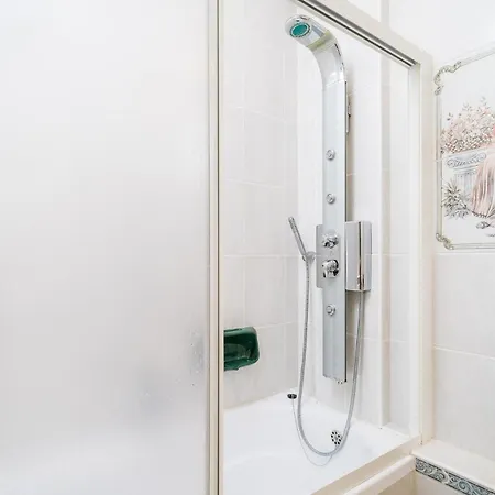 בית נופש 3 Bedroom Nice In Zaton Veliki