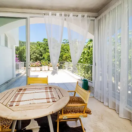 בית נופש 3 Bedroom Nice In Zaton Veliki זאטון
