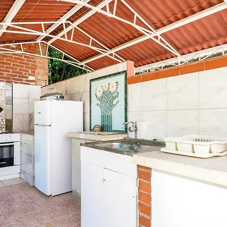 בית נופש 3 Bedroom Nice In Zaton Veliki זאטון