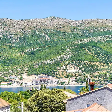 בית נופש 3 Bedroom Nice In Zaton Veliki