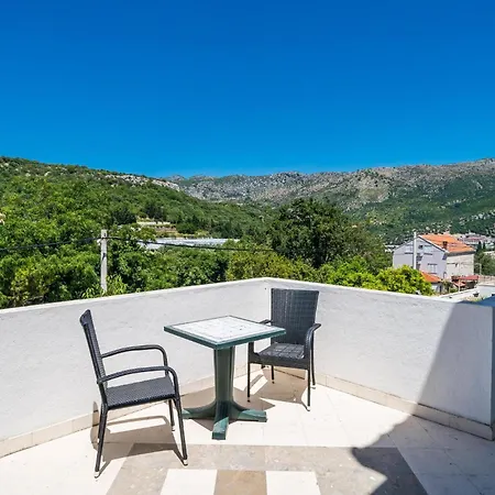 別荘 3 Bedroom Nice In Zaton Veliki *